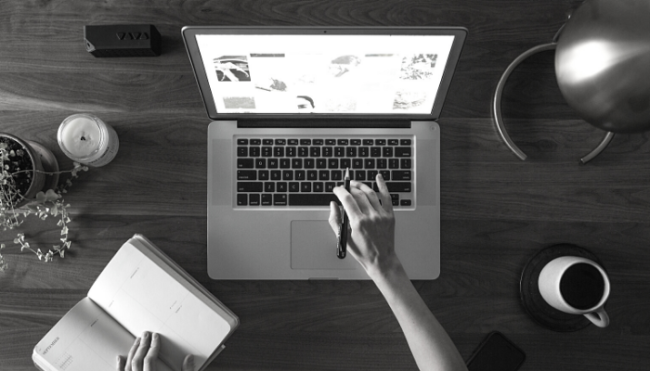 WC Blog_ laptop and desk